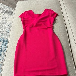 Hot pink dress with open back size 6 and great for summer